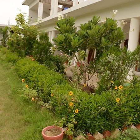 Hotel Radha Rani Mahal Khajurāho Exterior photo